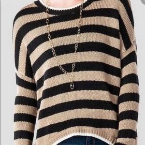 Quinn medium black and brown cute sweater